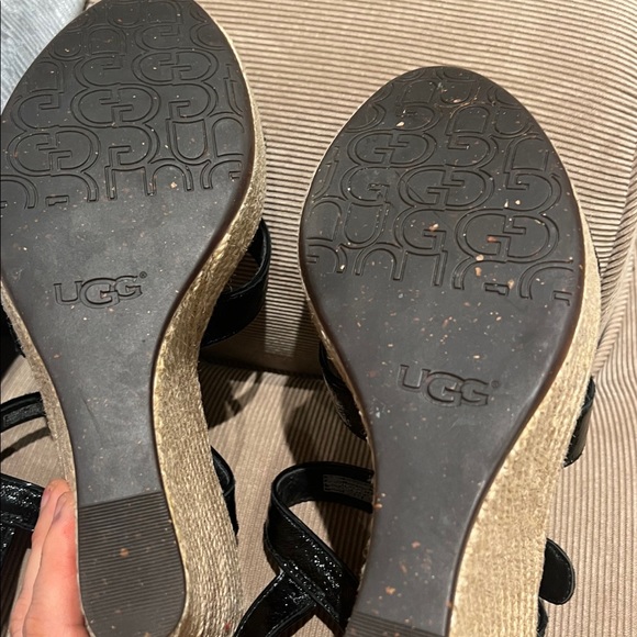 UGG wedge Sandler excellent condition black patten - Picture 3 of 6